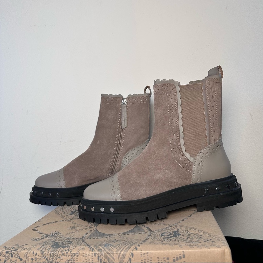 Free People Tate Chelsea Boot in Oyster tan brown ankle western flat platform - Picture 4 of 7
